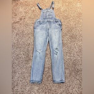 Silver Jean Co. Overalls Size 28 Light wash Denim Distressed Skinny W/ Stretch